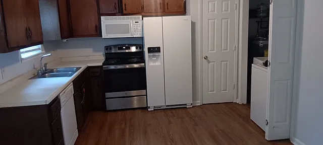1274 Lakeview Dr NW — Photo 2
