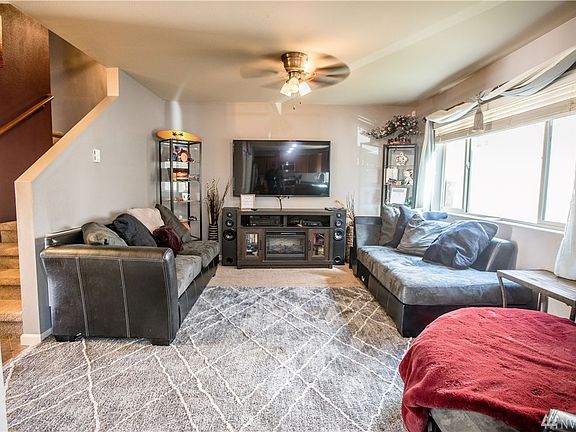 5th image of 889 NW Tinkam Ct