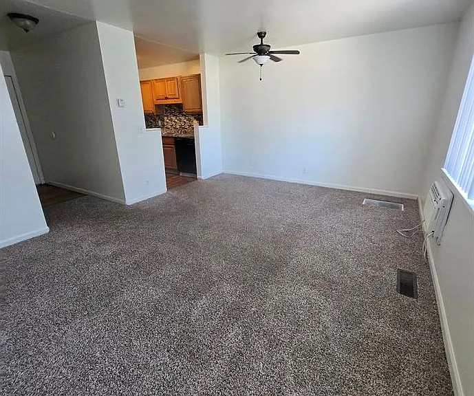 Murray Hill Apartments — Photo 17