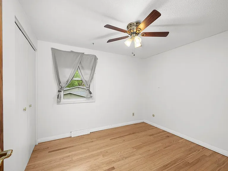 3129 Windsor Dr — Photo 18
