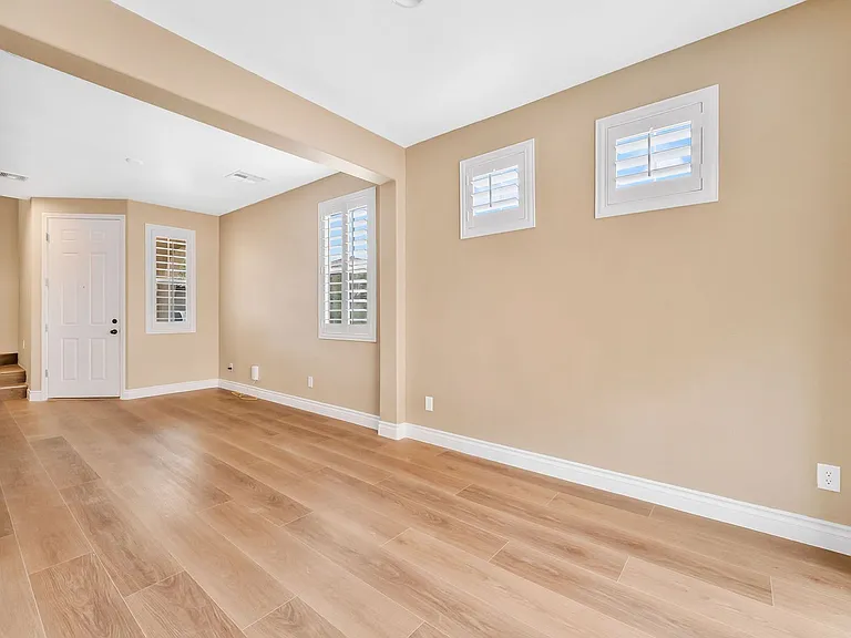 7616 Perla Del Mar Ave — Photo 6
