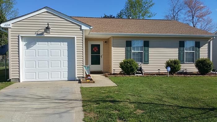1st image of 409 Stallings Ct
