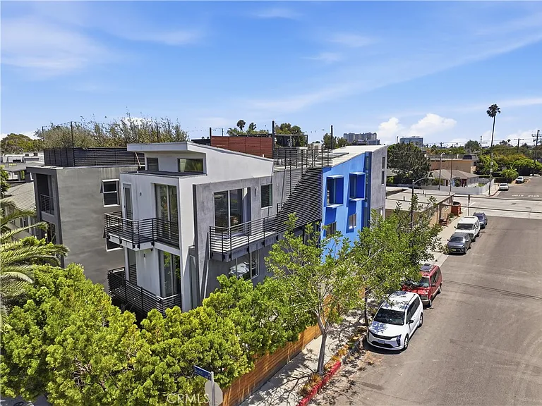 404 Grand Blvd — Photo 60