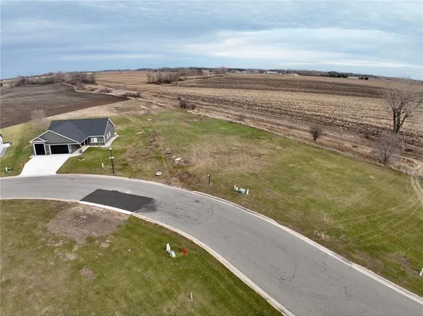 1904 Shady Ln NE, Willmar, MN 56201