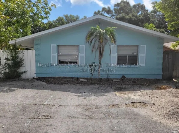 917 Lake Palms Dr, Largo, FL 33771