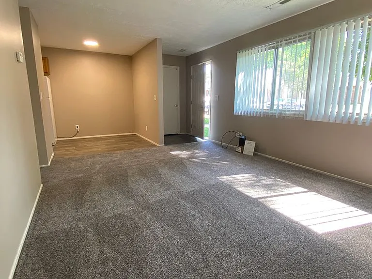 Southdale Square Apartments — Photo 35
