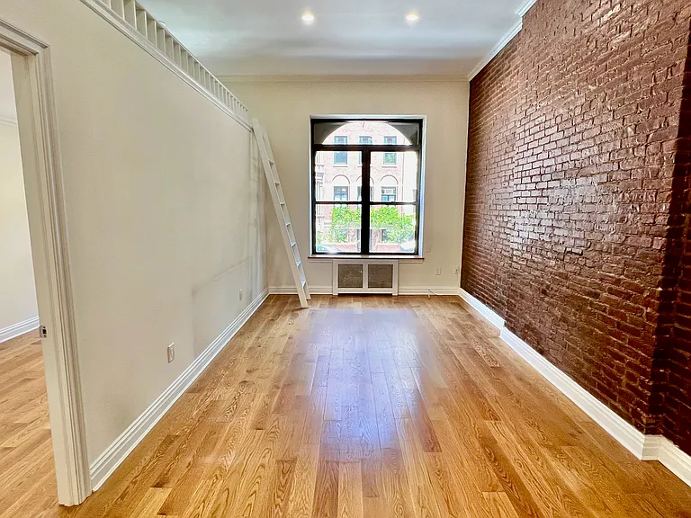 34 W 75th St #2F — Photo 3