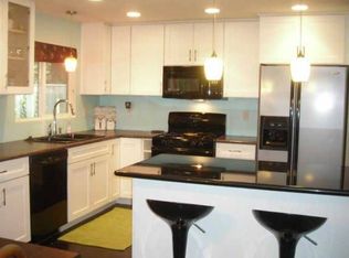 1377 SW Taylors Ferry Ct, Portland, OR 97219