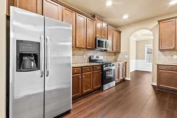 3920 Lake Manor Way — Photo 4