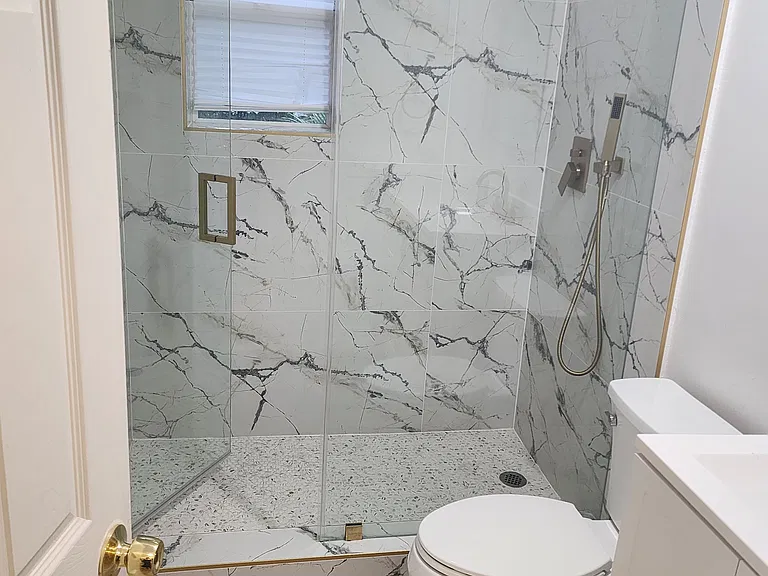 311 SW 12th St #1 — Photo 9