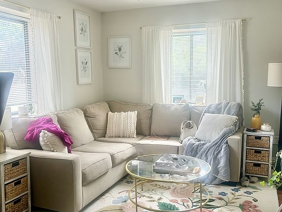 5th image of 100 Newburn Dr APT 2