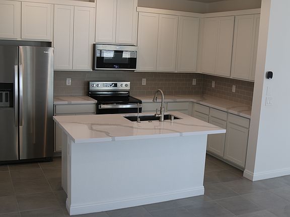 3rd image of 206 Vanhoy Ave