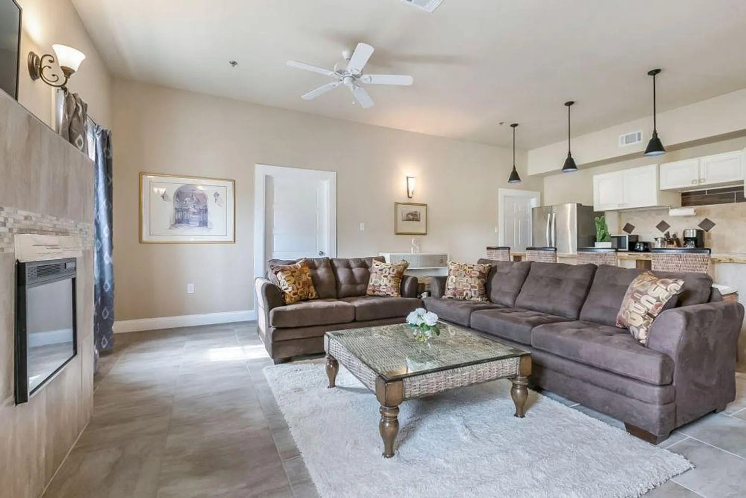 5 bed, 4.0 bath, 2152 sqft, $5,421 — Photo 1