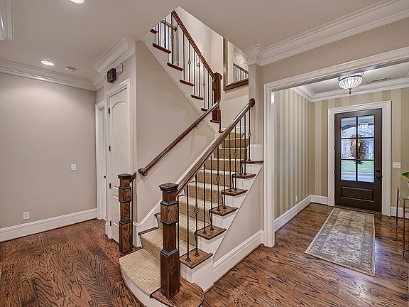 2nd image of 6145 Fletcher Cres