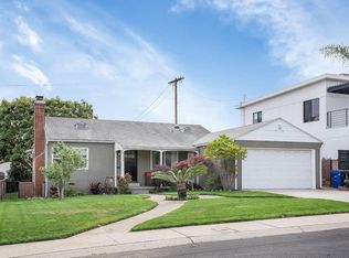 8869 Earhart Ave, Los Angeles, CA 90045