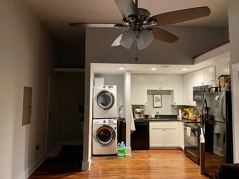 103 W 2nd St #208 — Photo 3