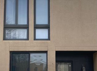 5 Oak Tree Ct, Elmhurst, IL 60126