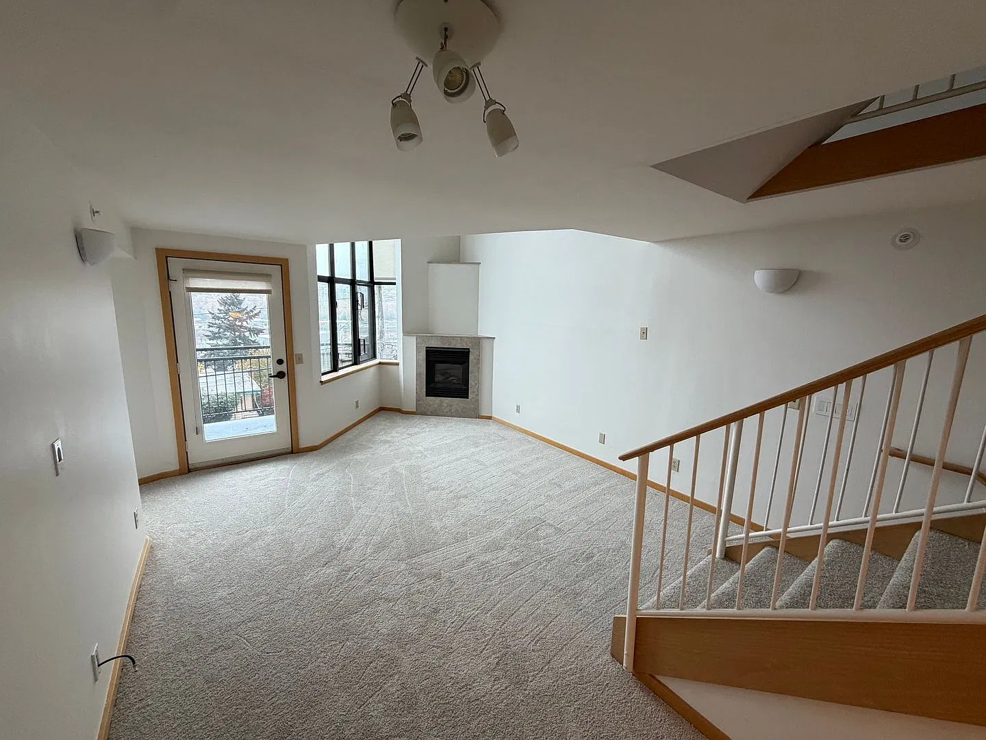 Beautiful Queen Anne Condo with Puget Sound Views! — Photo 3