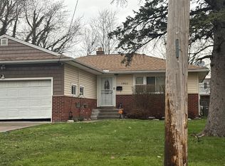 19611 Ridgewood Ave, Warrensville Heights, OH 44122