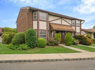 96 Quail Run Dr, Deer Park, NY 11729