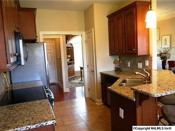 4th image of 118 Laurel Bend Dr