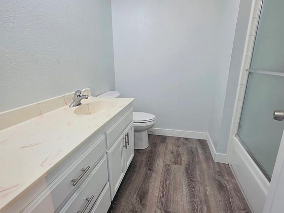 5th image of 1450 Oak Nob Way