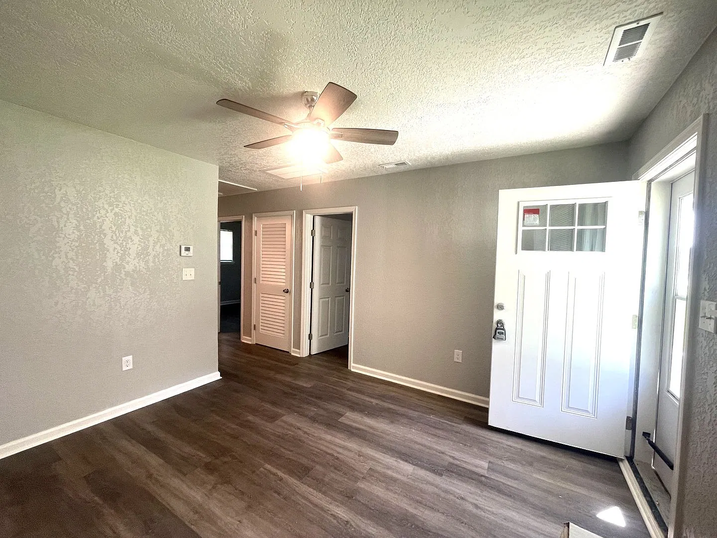Stunning remodeled 2 bedroom duplex home 1.5 miles from the Oceanfront — Photo 3