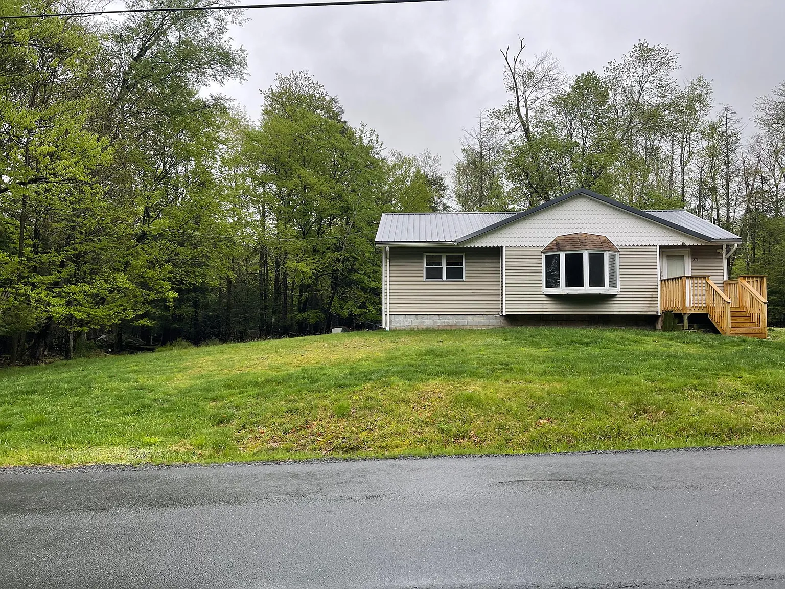 271 Rose Valley Rd — Photo 3