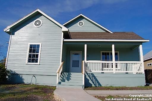 1st image of 407 Dakota St