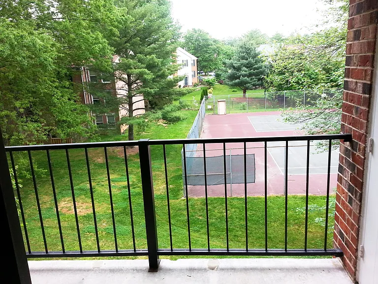 Quince Orchard Blvd — Photo 1