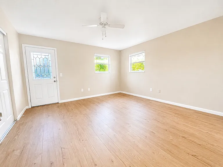 1713 Azalea Ct #C — Photo 10