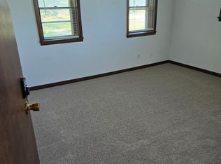 217 Muse St APT 103, Newton, KS 67114