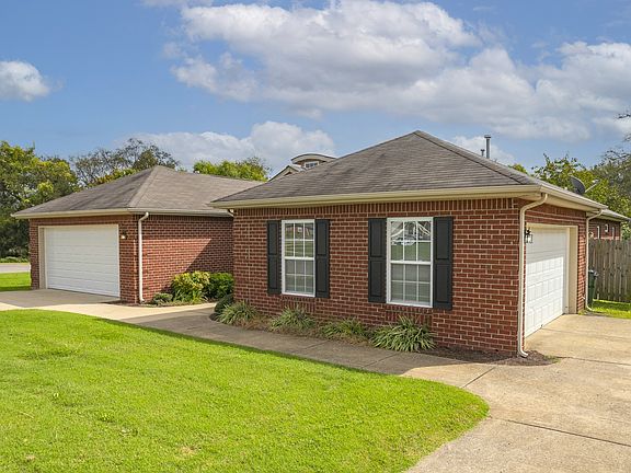 2nd image of 564 Rose Cottage Cir