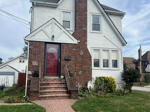 90 Pearsall Avenue, Lynbrook, NY 11563