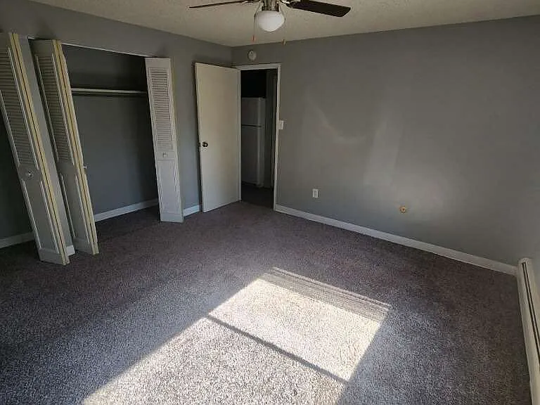 Crestview Apartments — Photo 16