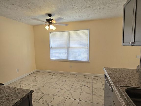 5th image of 2927 Yosemite Dr