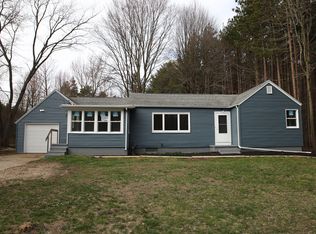 17411 Taft Rd, Spring Lake, MI 49456