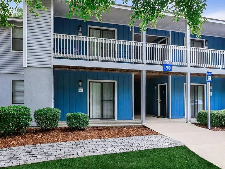 Azure Cove Apartment Homes — Photo 8