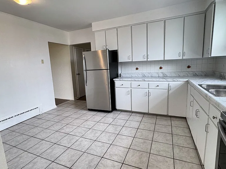 242 Wilmington Ave #3 — Photo 10