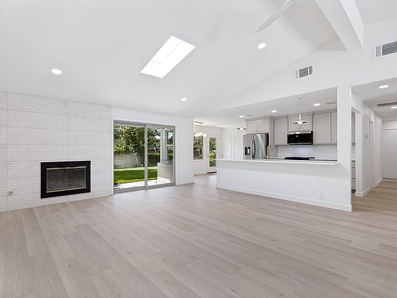 5th image of 919 Wedgewood Way