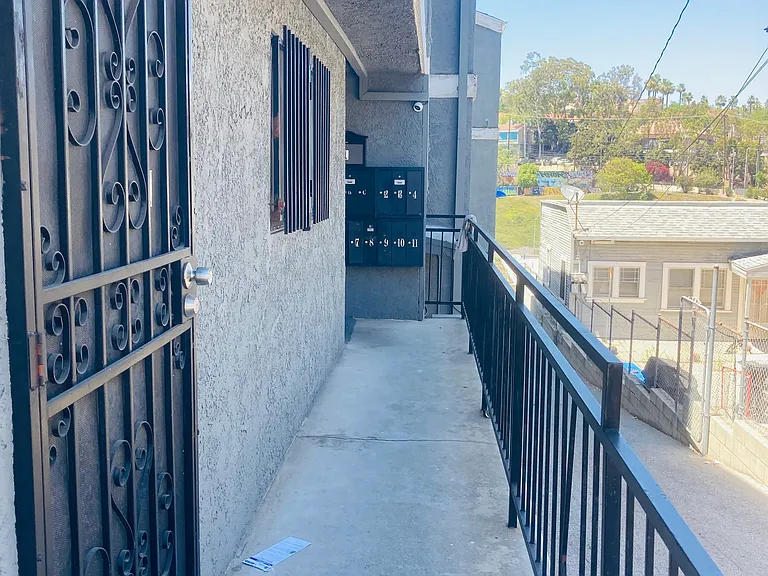 829 N Bunker Hill Ave #A — Photo 15