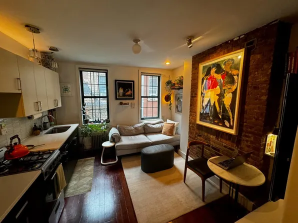 16 Stagg Street image 1 of 4