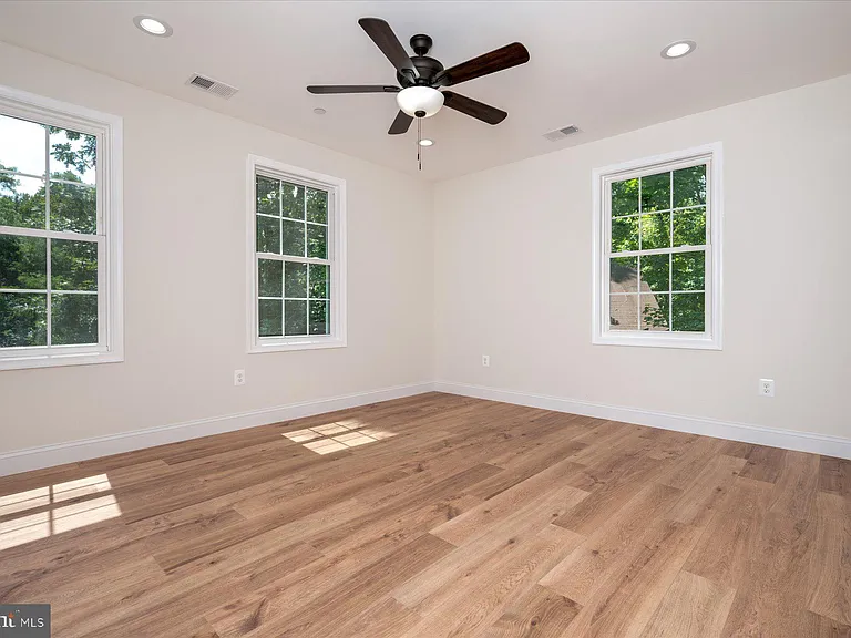 1400 Lower View Ct — Photo 21