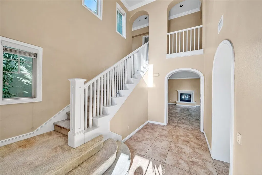 4 bed, 4.5 bath, 3015 sqft, $3,500 — Photo 3