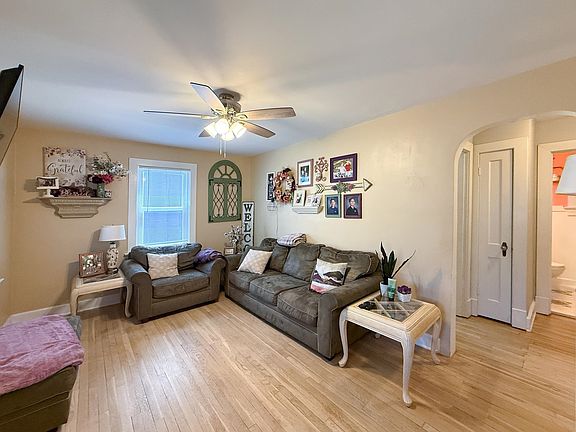 4th image of 1133 Lindsay St