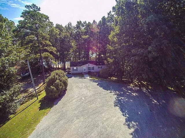 3 bed, 1.0 bath, $1,775 — Photo 2