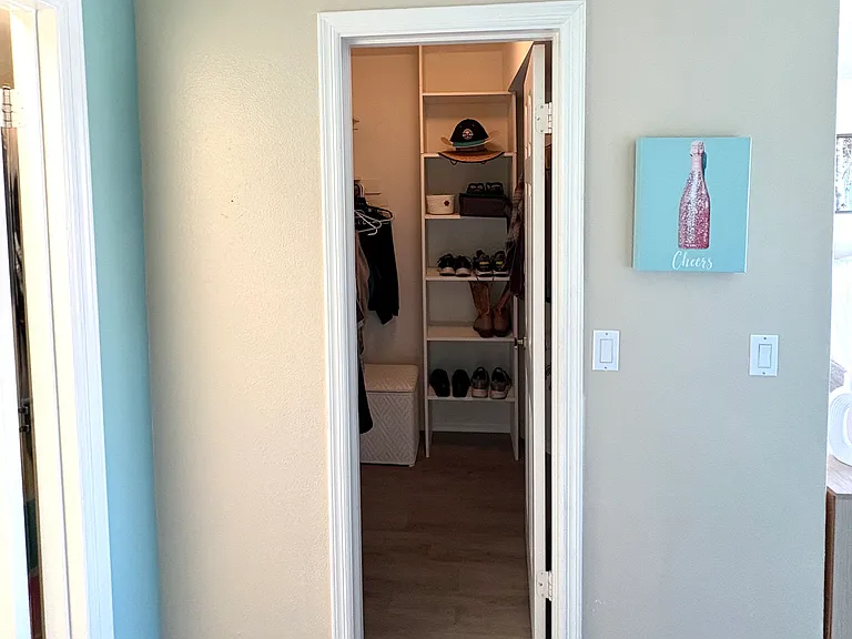 9806 W Kerry Ln — Photo 24