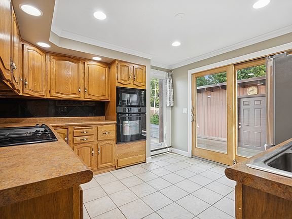 5th image of 24135 N Lakeside Dr