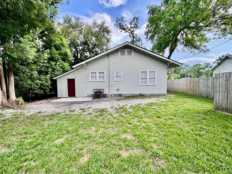 2923 Rosselle St — Photo 31
