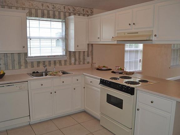 2nd image of 2141 Fallbrooke Ct